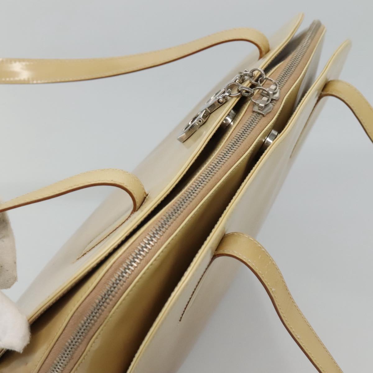 Salvatore Ferragamo Shoulder Bag Patent leather Beige Auth 110481