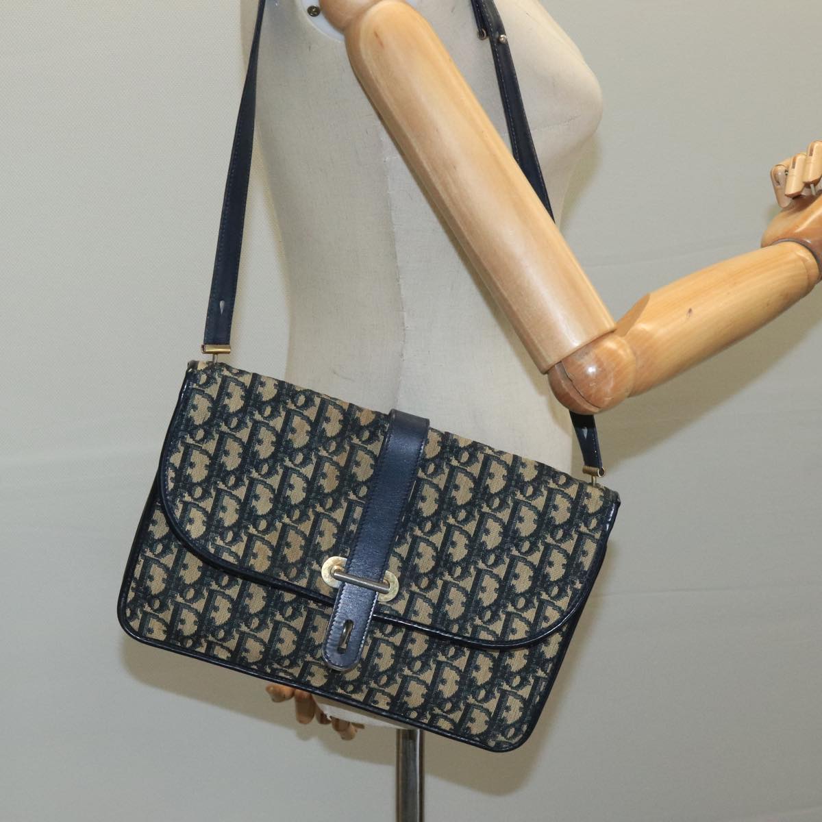 Christian Dior Trotter Canvas Shoulder Bag Navy Gold Auth 110662