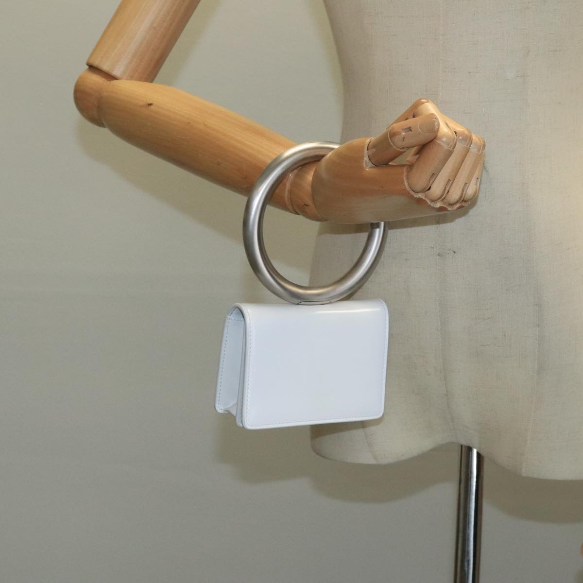 Salvatore Ferragamo hand Pouch Leather White Silver Auth 110793V