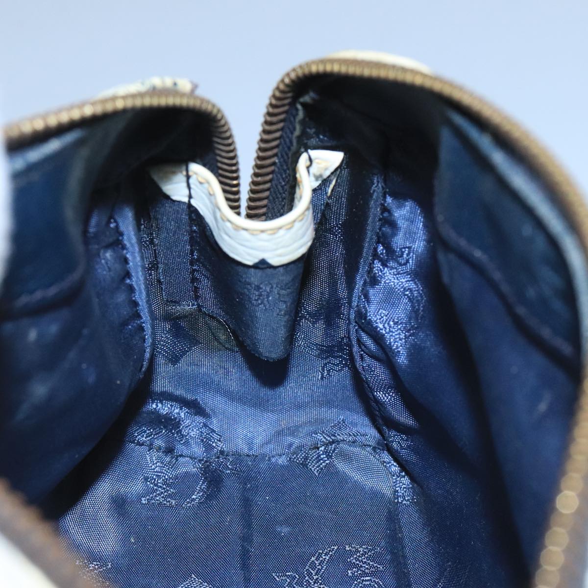 MCM Vicetos Logogram Hand Bag PVC Leather 2way White Navy gold Auth 110795