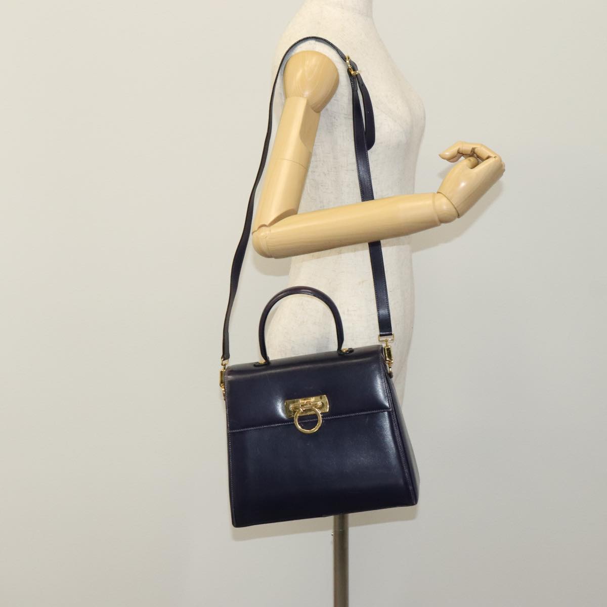 Salvatore Ferragamo Gancini Hand Bag Leather 2way Purple Gold Auth 111198