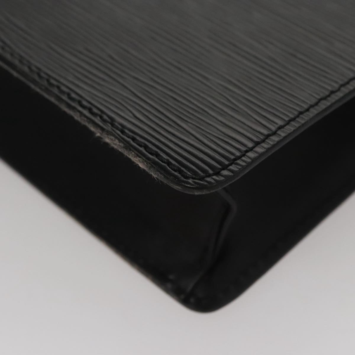 LOUIS VUITTON Epi Pochette Homme Clutch Bag Black Noir M52522 LV Auth 111337