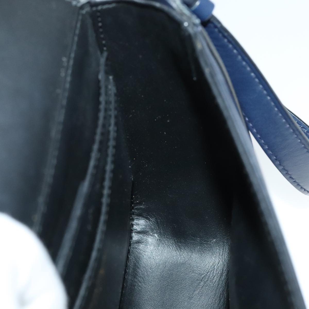 Salvatore Ferragamo Gancini Shoulder Bag Leather Navy Gold Auth 111348V