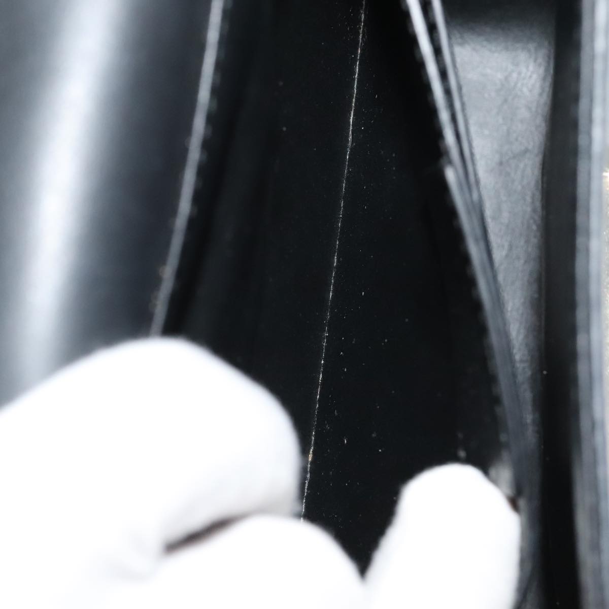 Salvatore Ferragamo Gancini Shoulder Bag Leather Navy Gold Auth 111348V