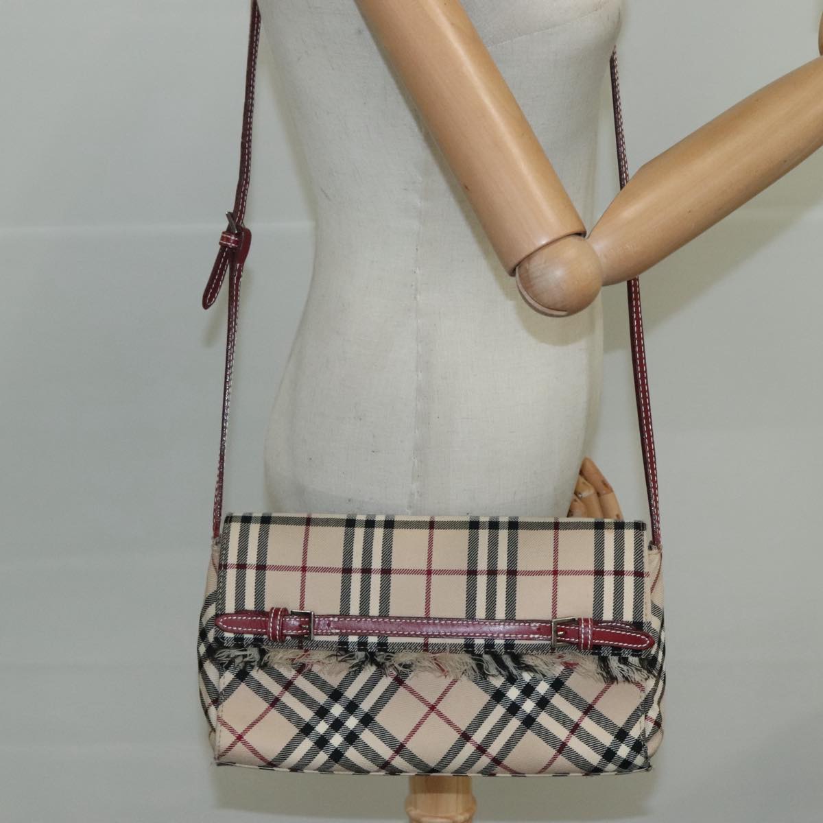 BURBERRY Nova Check Blue Label Shoulder Bag Canvas Beige Auth 111366