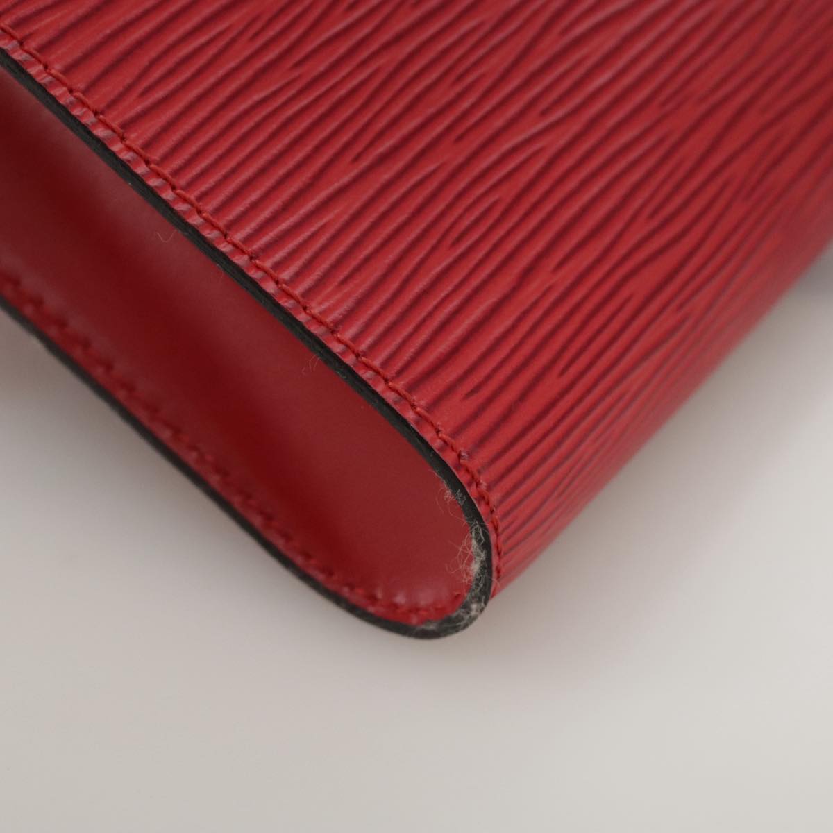 LOUIS VUITTON Epi Pochette Arche Shoulder Bag Red M52577 LV Auth 111418