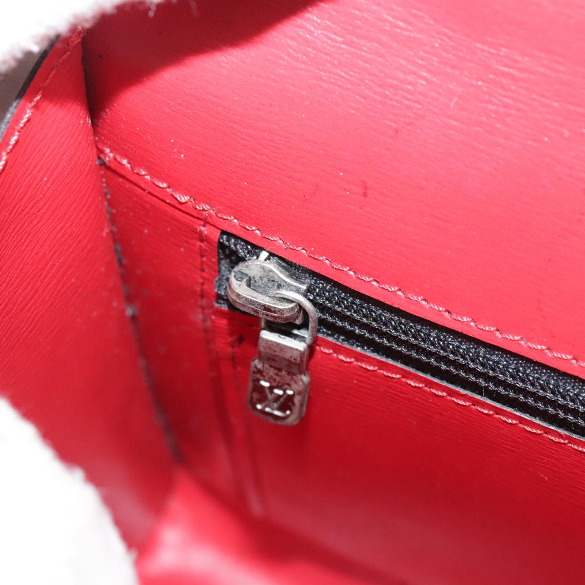LOUIS VUITTON Epi Pochette Arche Shoulder Bag Red M52577 LV Auth 111418