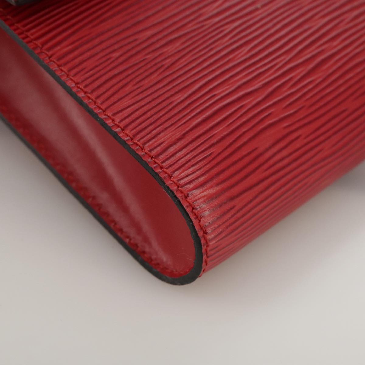 LOUIS VUITTON Epi Pochette Arche Shoulder Bag Red M52577 LV Auth 111418