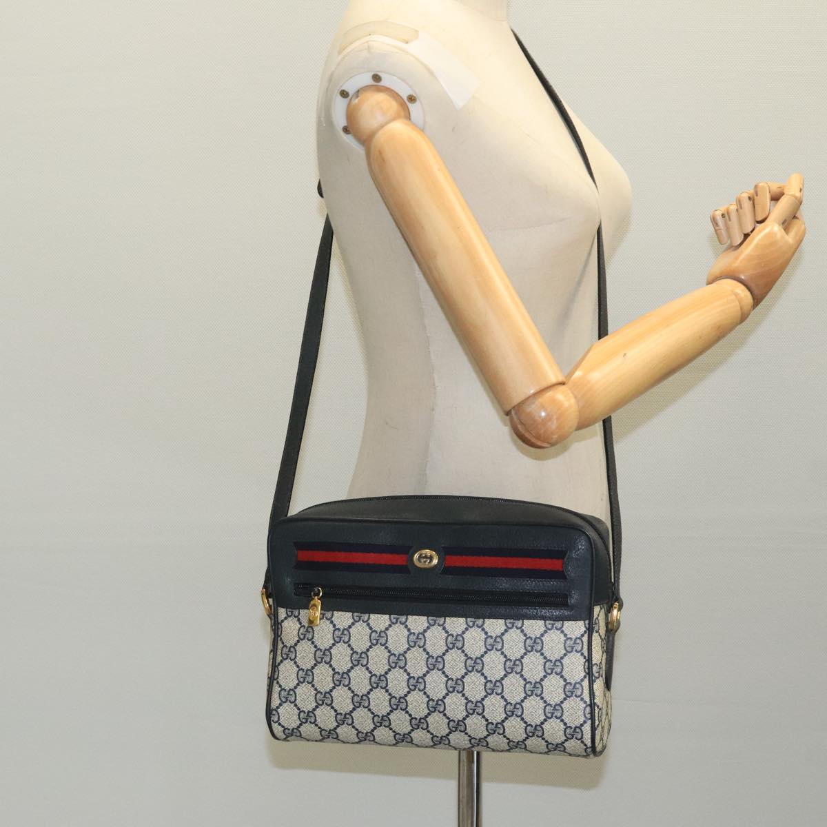 GUCCI GG Supreme Sherry Line Bag PVC Navy Gold Red 72 02 088 Auth 111626