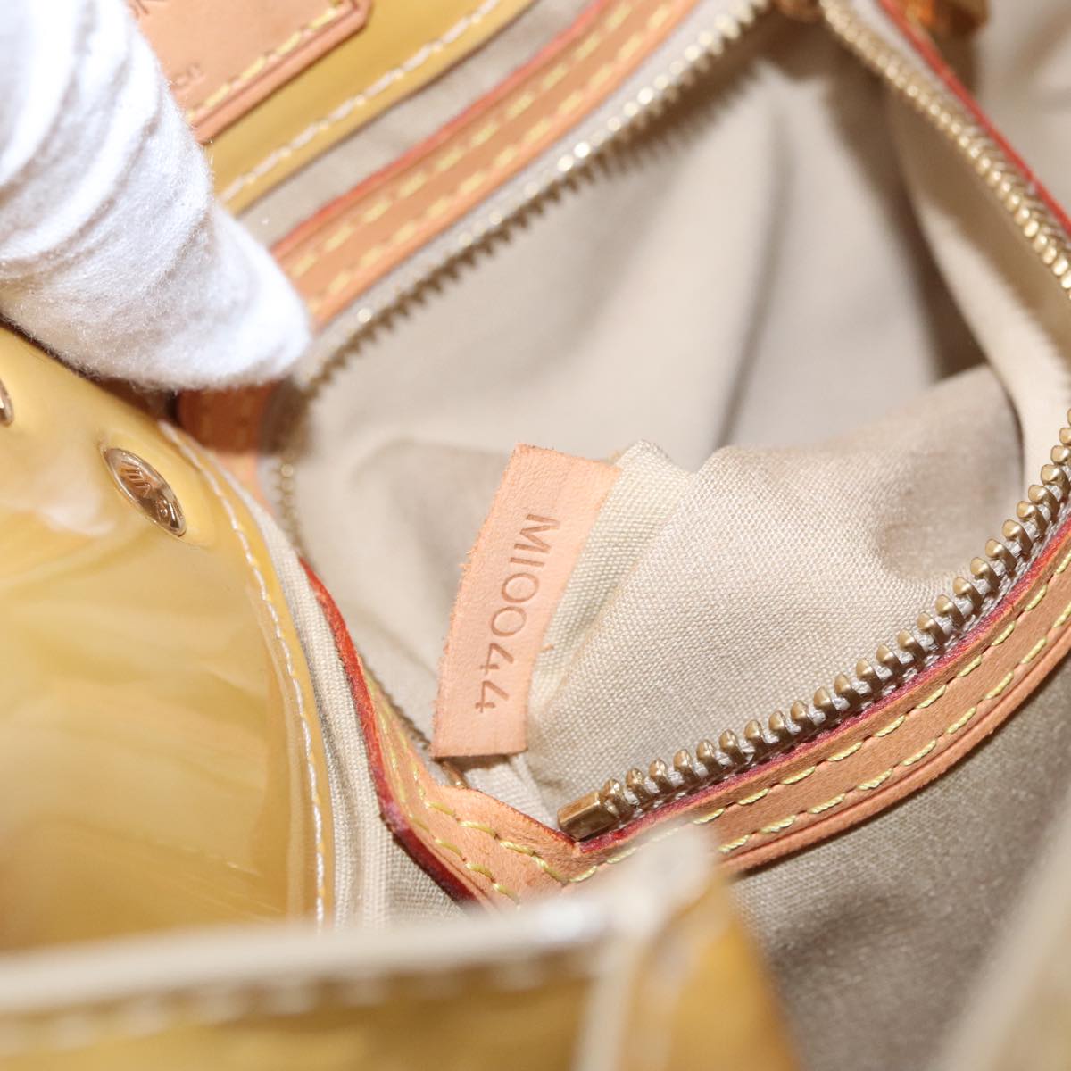 LOUIS VUITTON Monogram Vernis Reade PM Hand Bag Beige M91334 LV Auth 111703
