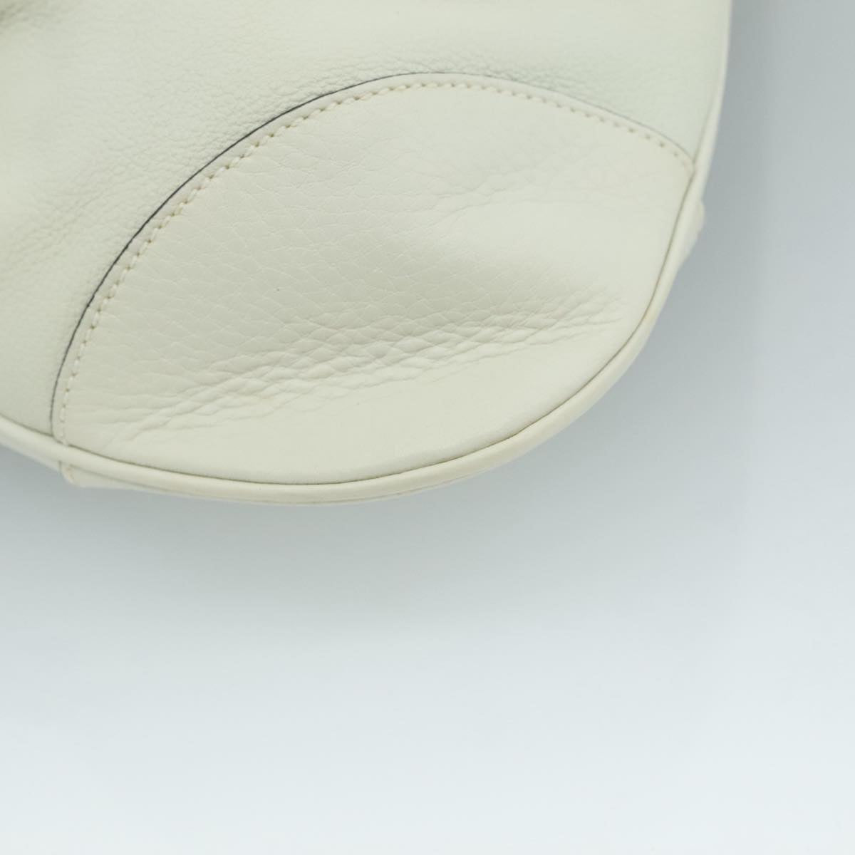 Salvatore Ferragamo Gancini Hand Bag Leather White Silver Auth 111747