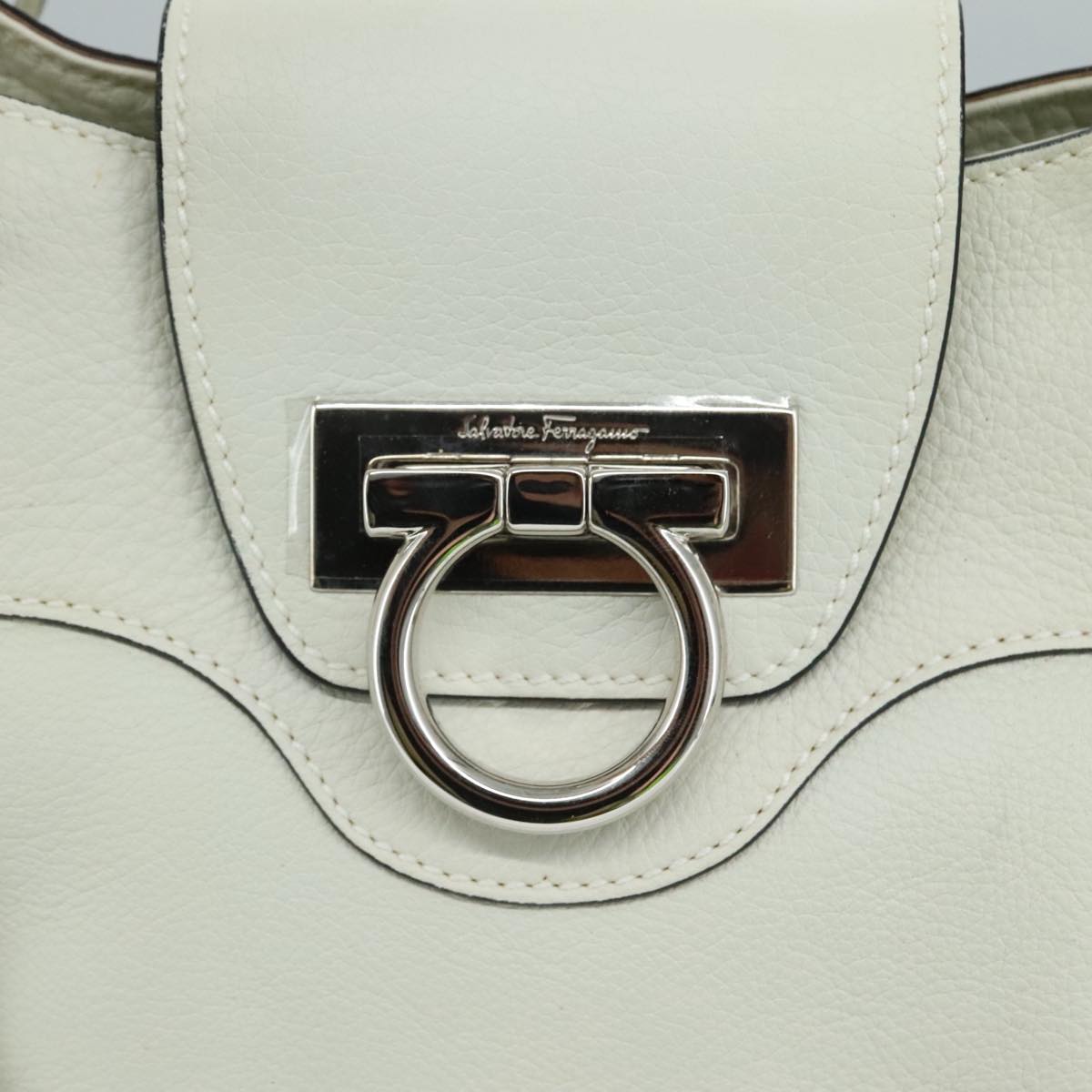 Salvatore Ferragamo Gancini Hand Bag Leather White Silver Auth 111747