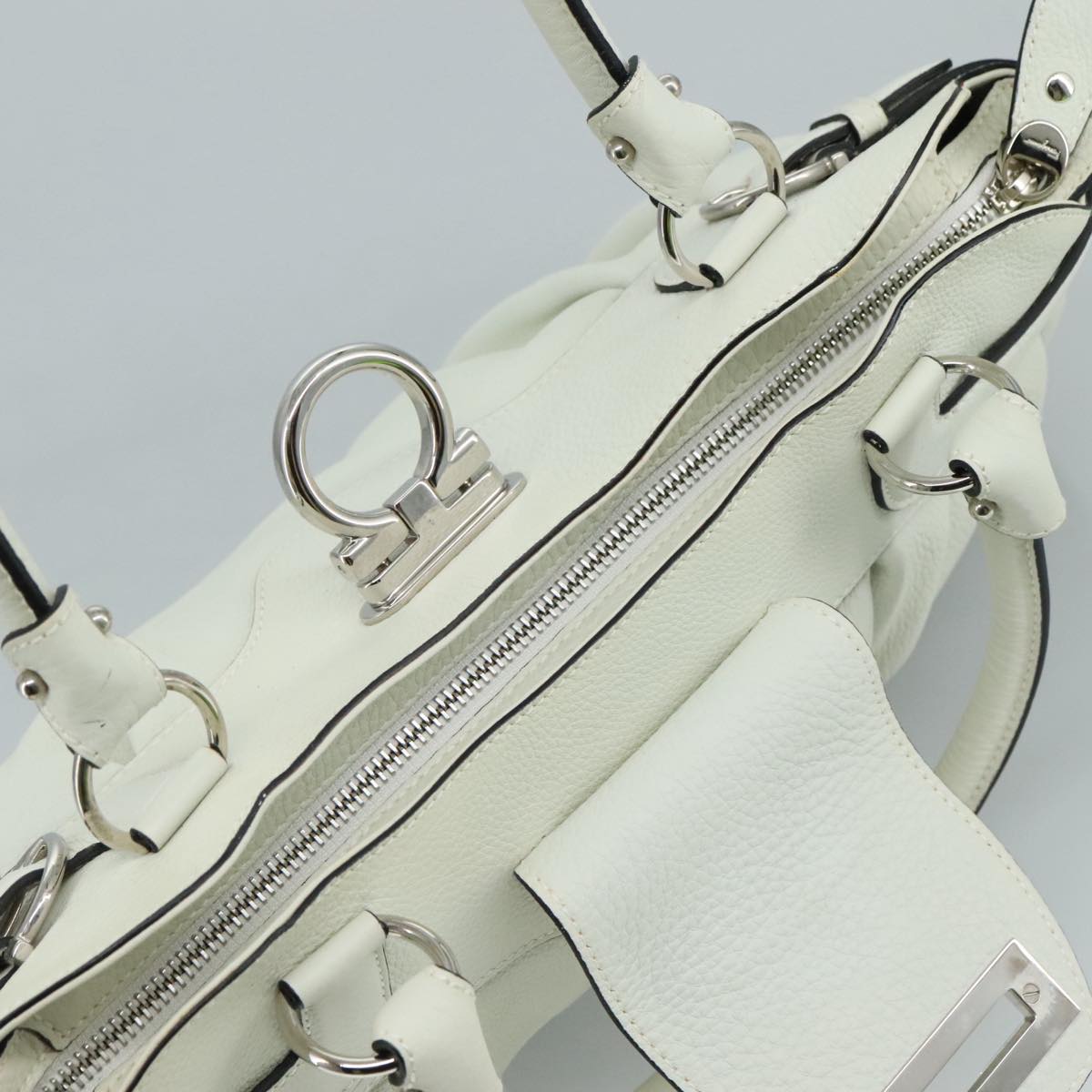 Salvatore Ferragamo Gancini Hand Bag Leather White Silver Auth 111747