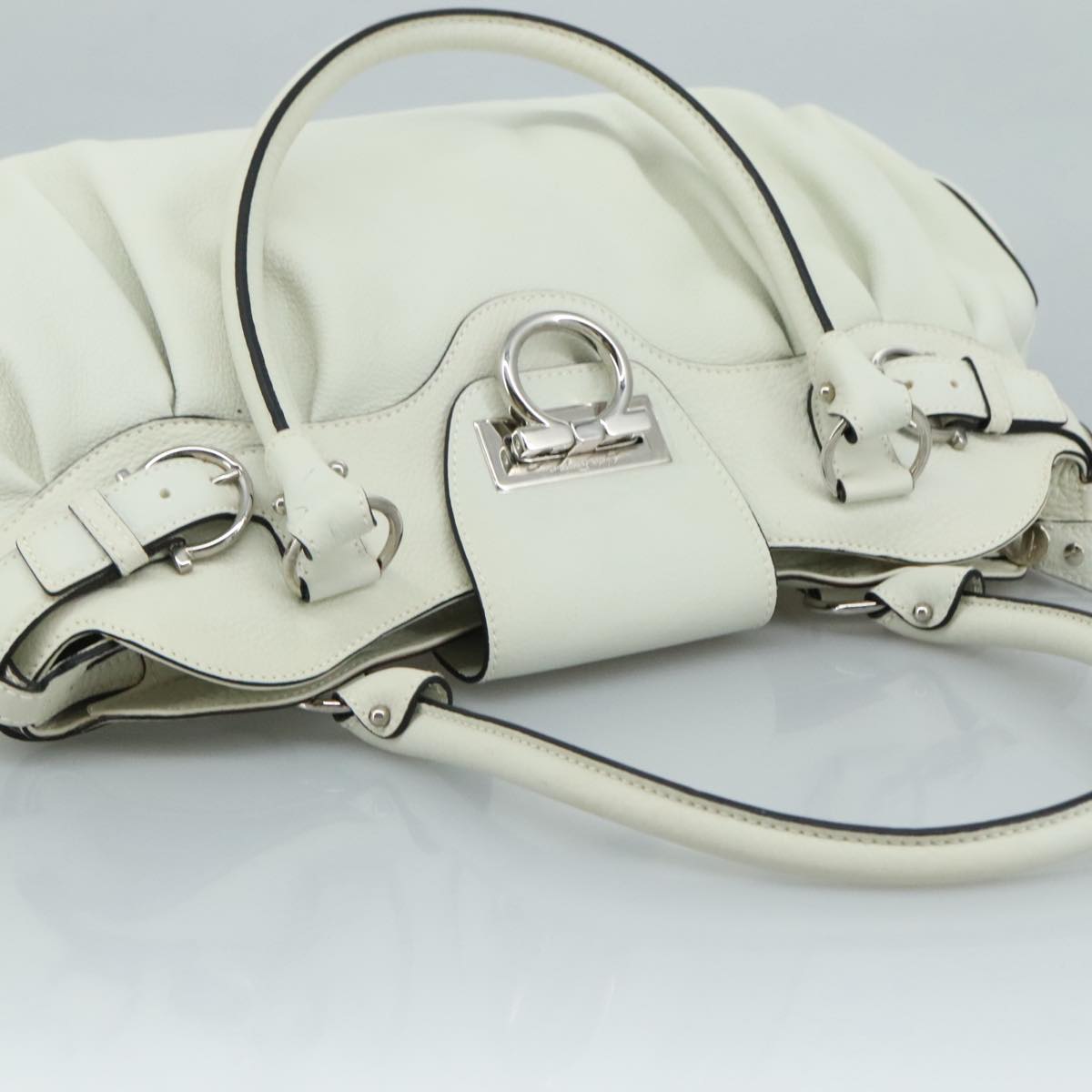 Salvatore Ferragamo Gancini Hand Bag Leather White Silver Auth 111747