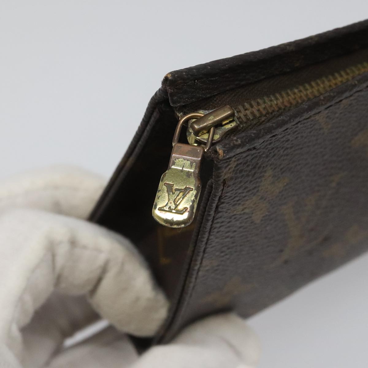 LOUIS VUITTON Monogram Poche Toilette 15 Pouch M47546 LV Auth 111834
