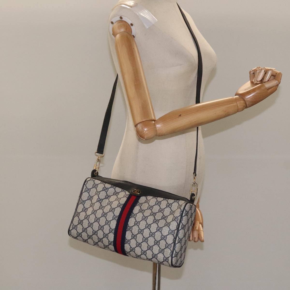 GUCCI GG Supreme Sherry Line Shoulder Bag PVC Navy Gold 378 004 4464 Auth 111855