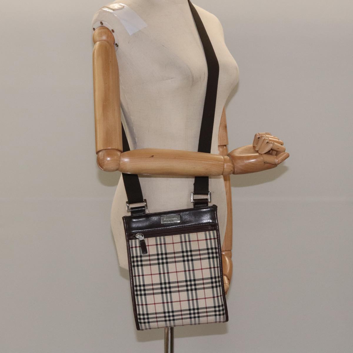 BURBERRY Nova Check Shoulder Bag Canvas Beige Auth 111876