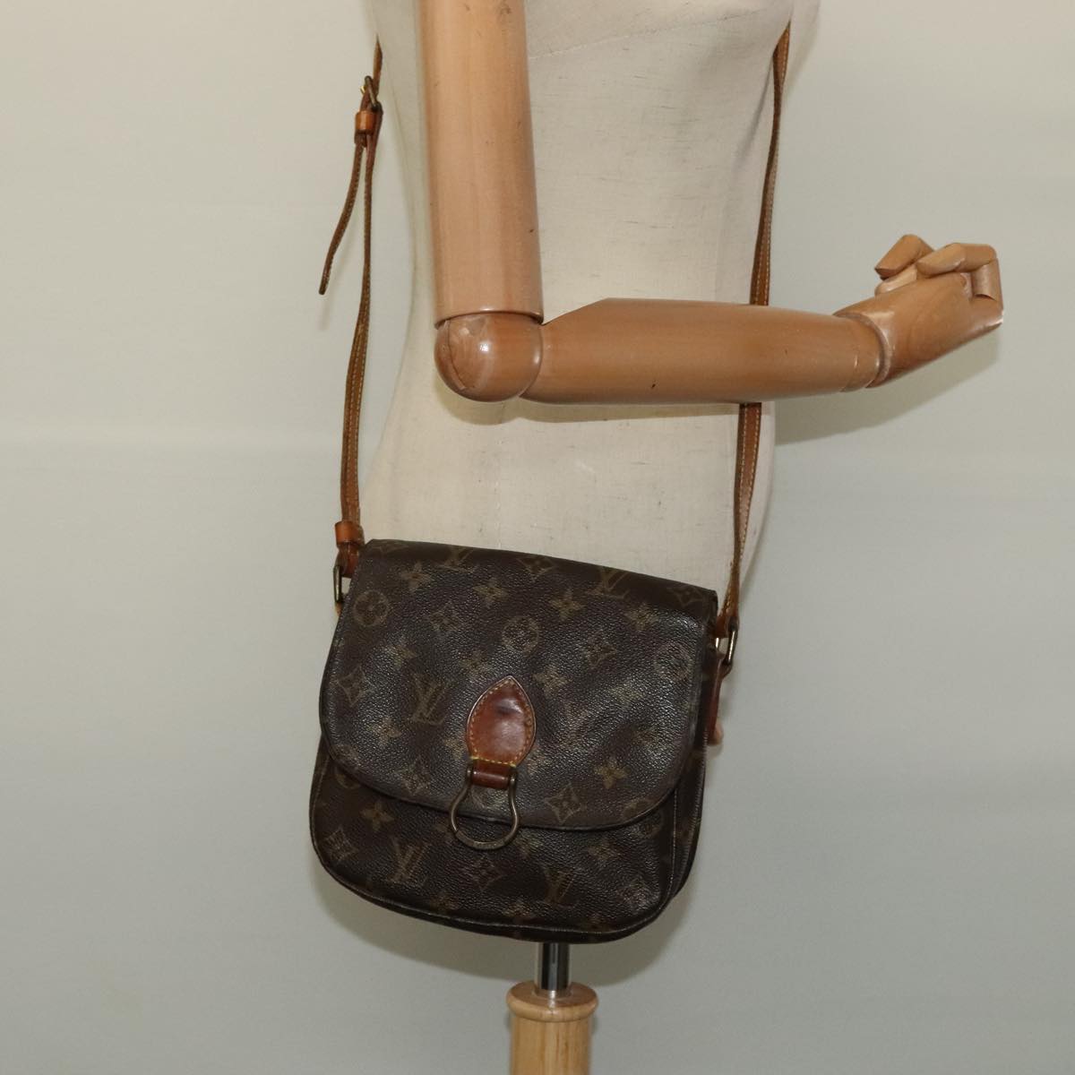 LOUIS VUITTON Monogram Saint Cloud MM Shoulder Bag M51243 LV Auth 112039
