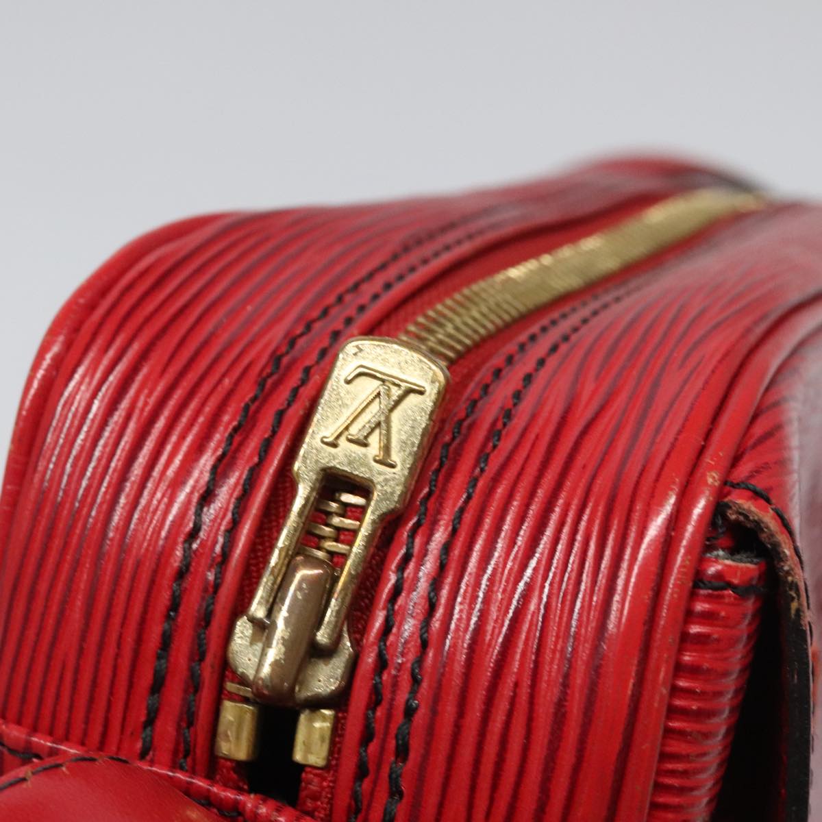 LOUIS VUITTON Epi Jeune Fille MM Shoulder Bag Red M52157 LV Auth 112739