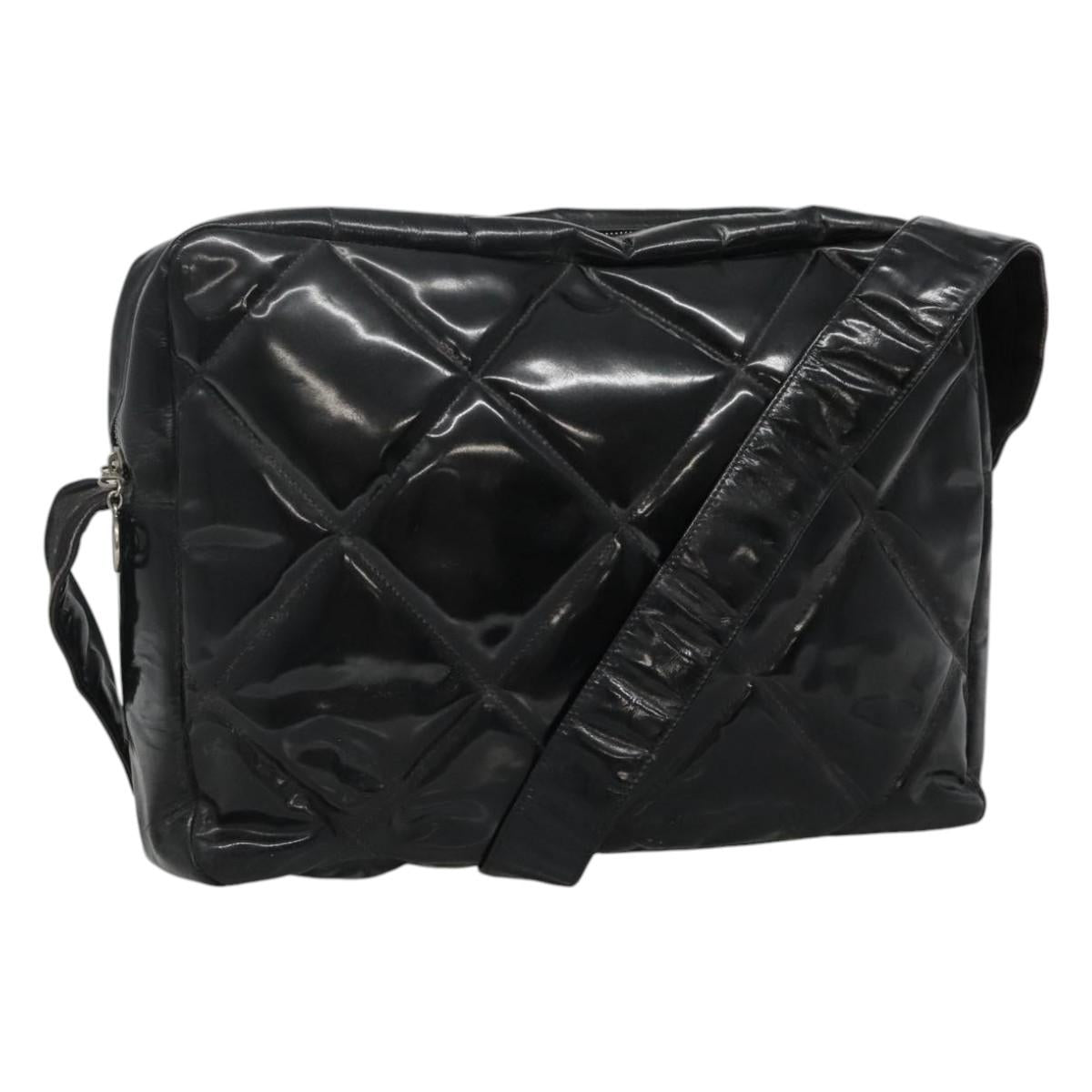 CHANEL Matelasse Shoulder Bag Patent leather Black Gold CC Auth 114045