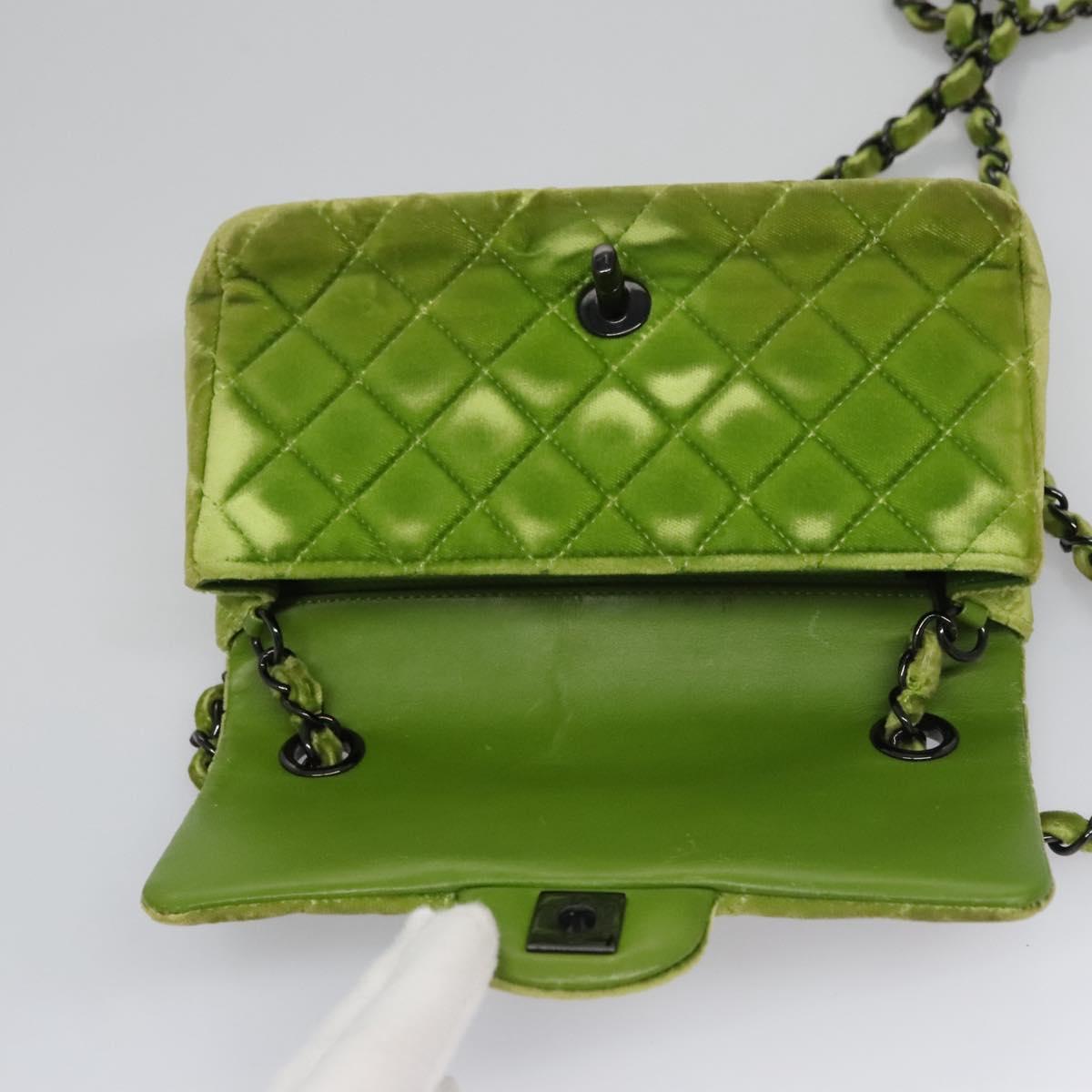 CHANEL Mini Matelasse 20 Single Flap Chain Bag Velor Green CC Auth 115601A