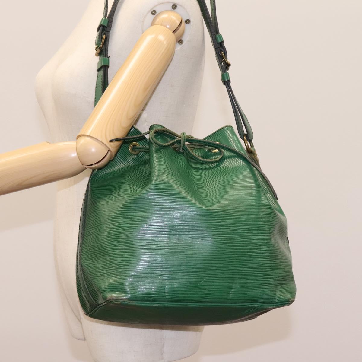 LOUIS VUITTON Epi Petit Noe Shoulder Bag Green M44104 LV Auth 115922