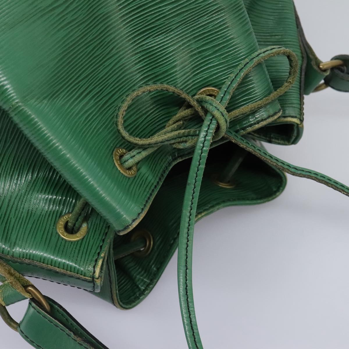 LOUIS VUITTON Epi Petit Noe Shoulder Bag Green M44104 LV Auth 115922