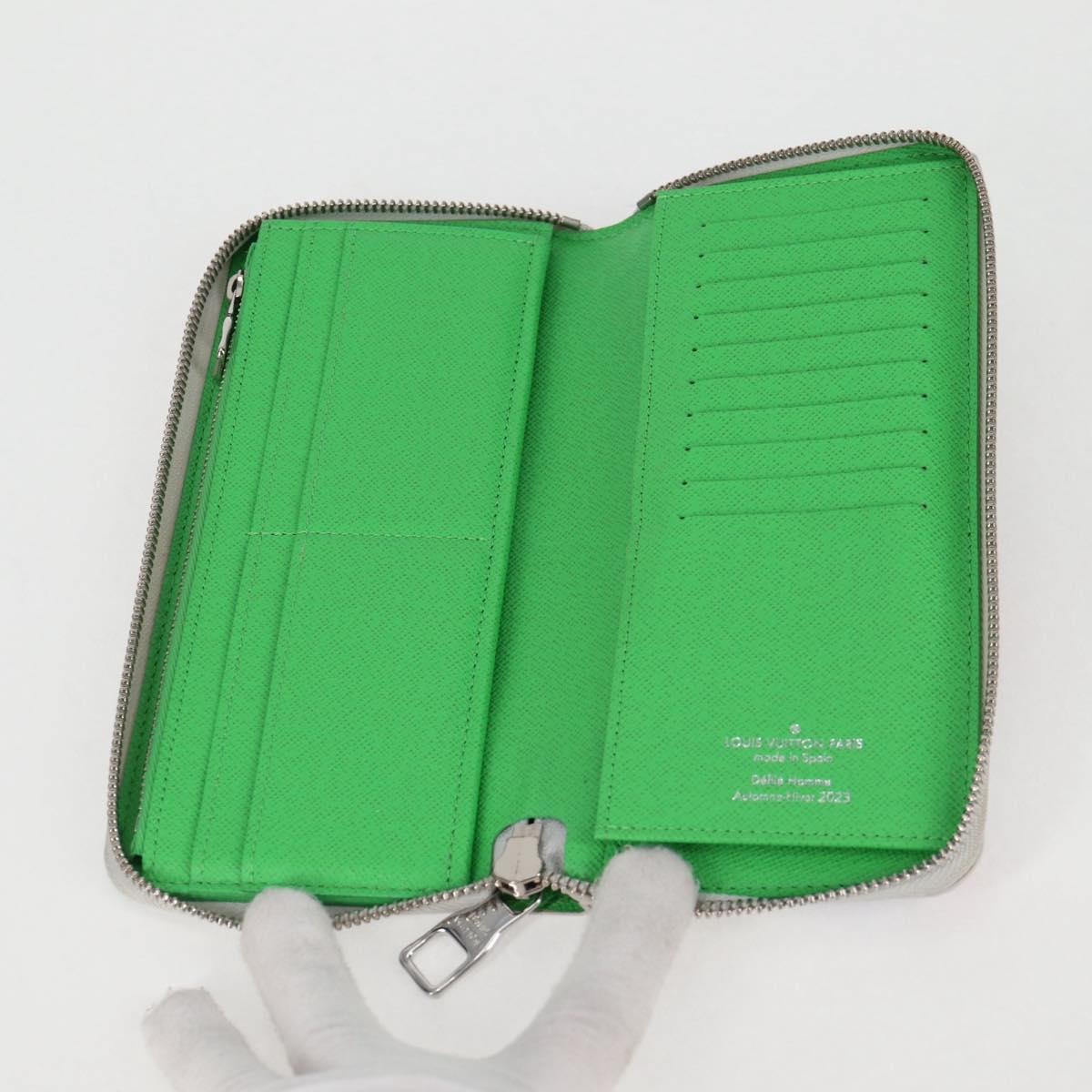 LOUIS VUITTON Monogram LV Portrait Zippy Vertical Wallet M82590 LV Auth 116099AM