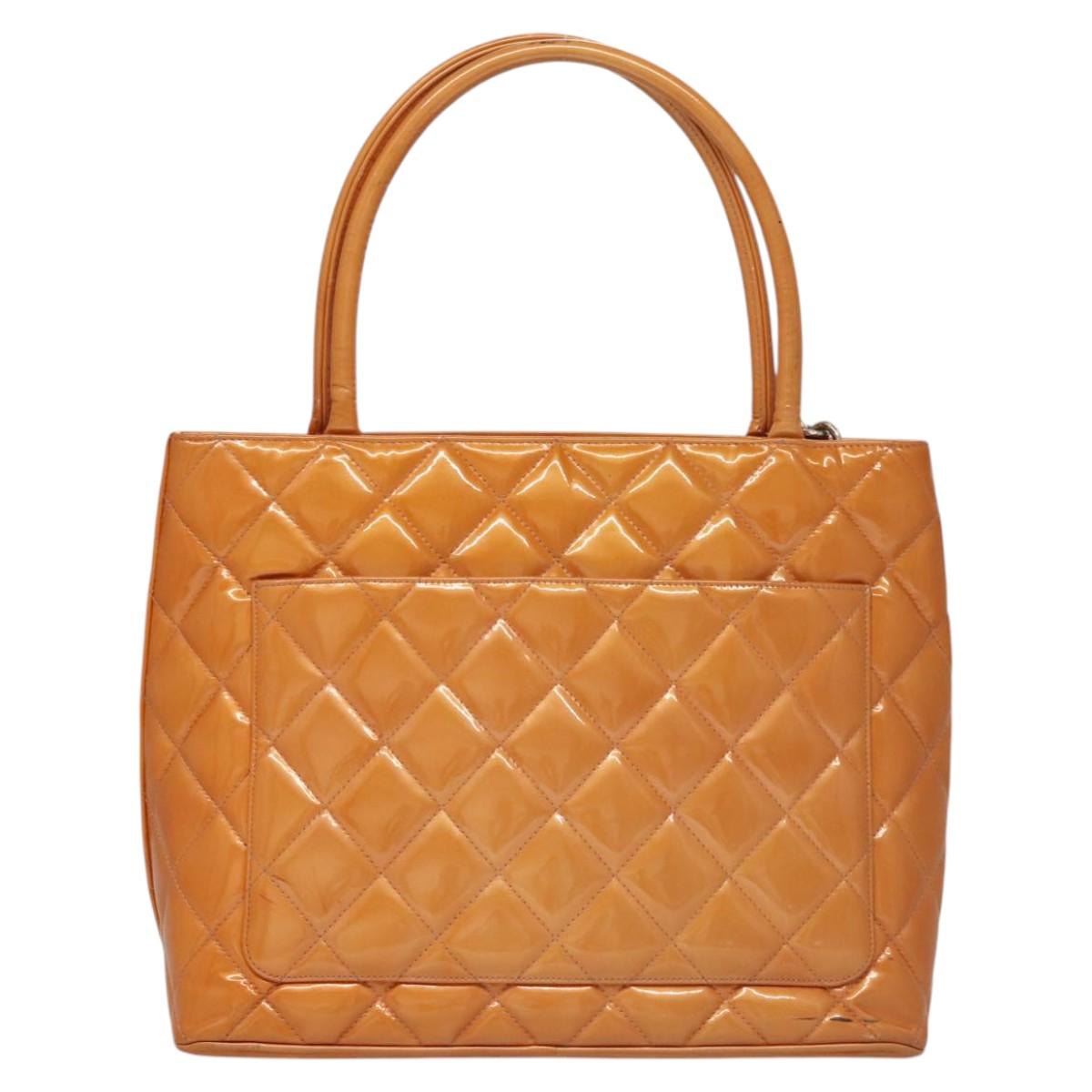 CHANEL Standard Tote Bag Patent leather Beige CC Auth 117843