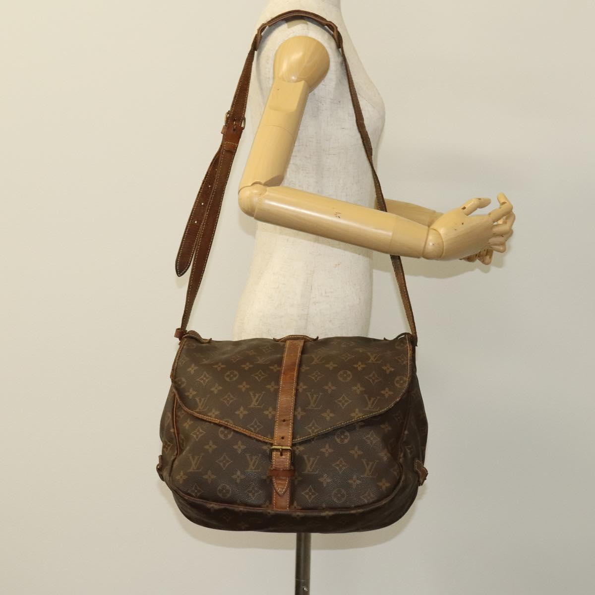 LOUIS VUITTON Monogram Saumur 35 Shoulder Bag M42254 LV Auth 118195