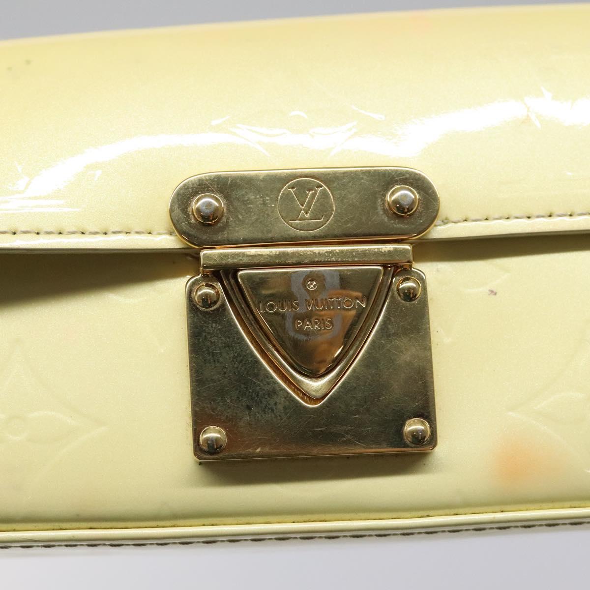 LOUIS VUITTON Vernis Pochette lagoon Glasses Case Perle M91801 LV Auth 118256