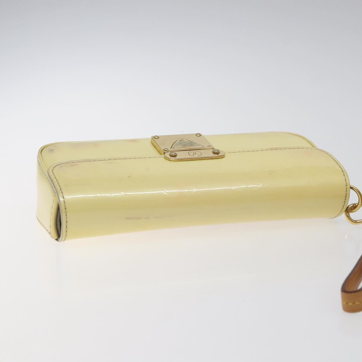 LOUIS VUITTON Vernis Pochette lagoon Glasses Case Perle M91801 LV Auth 118256