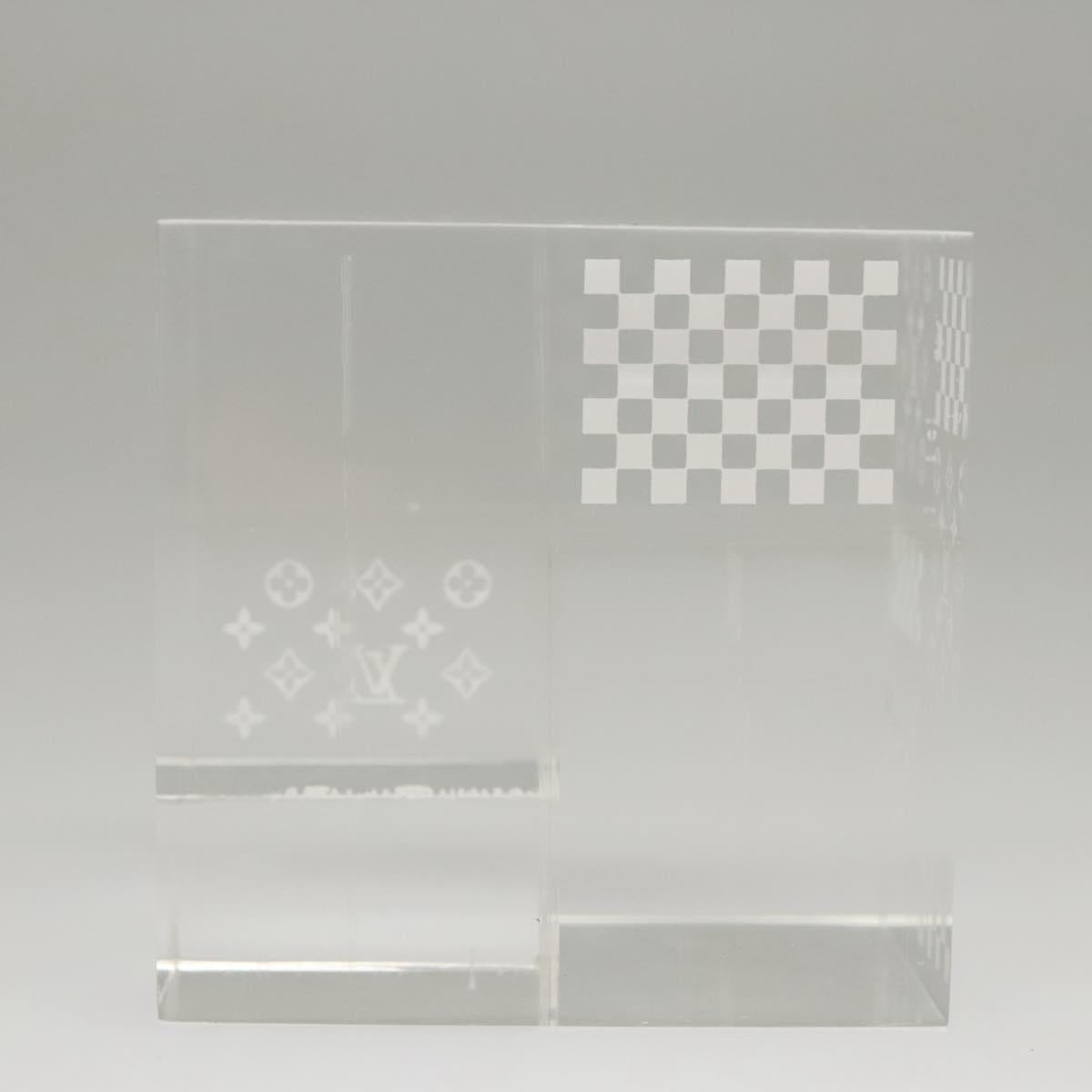 LOUIS VUITTON Paperweight 3D Paper Weight Crystal glass Clear LV Auth 118434