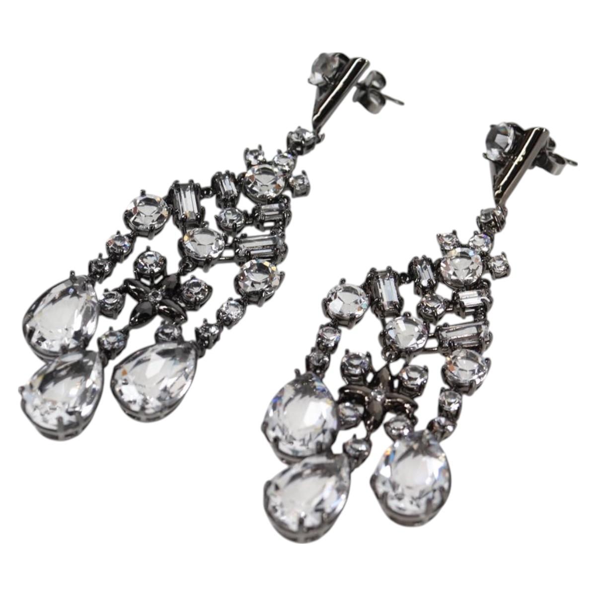 LOUIS VUITTON Pierce LV Chandelier Metal Silver Tone M02180 LV Auth 118796SM