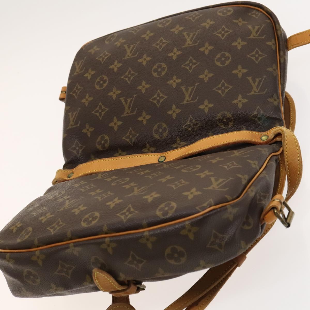 LOUIS VUITTON Monogram Saumur 30 Shoulder Bag M42256 LV Auth 118837
