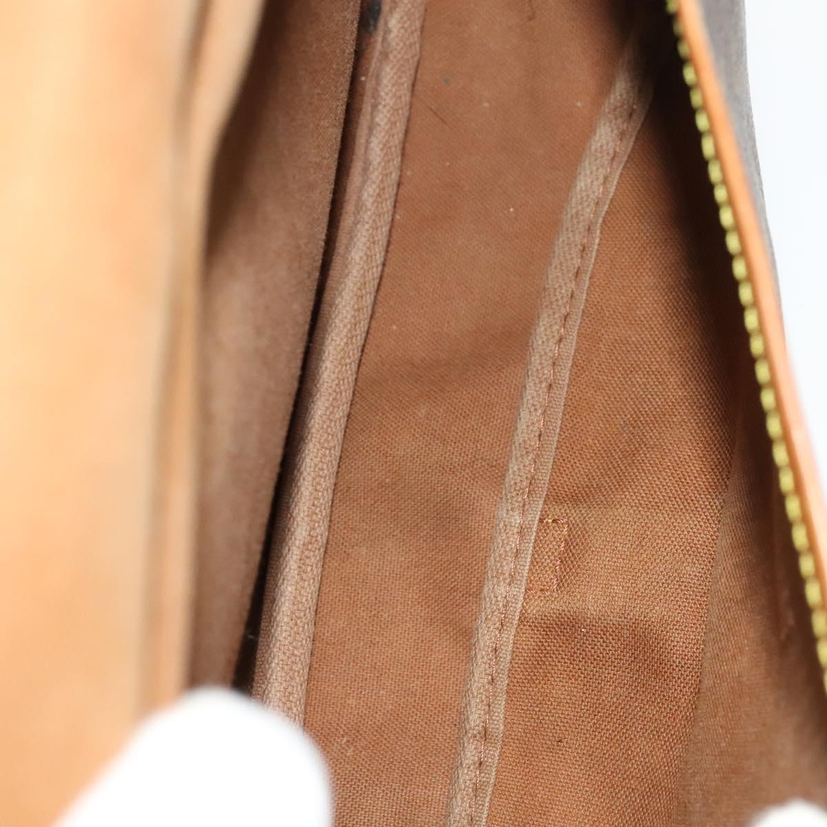 LOUIS VUITTON Monogram Saumur 30 Shoulder Bag M42256 LV Auth 118837