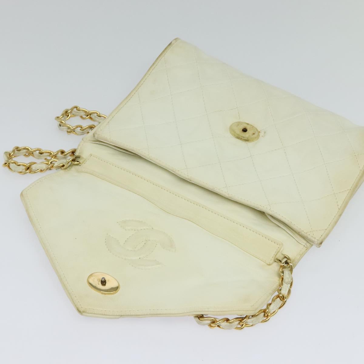 CHANEL Matelasse Chain Shoulder Bag Lamb Skin White CC Auth 119388