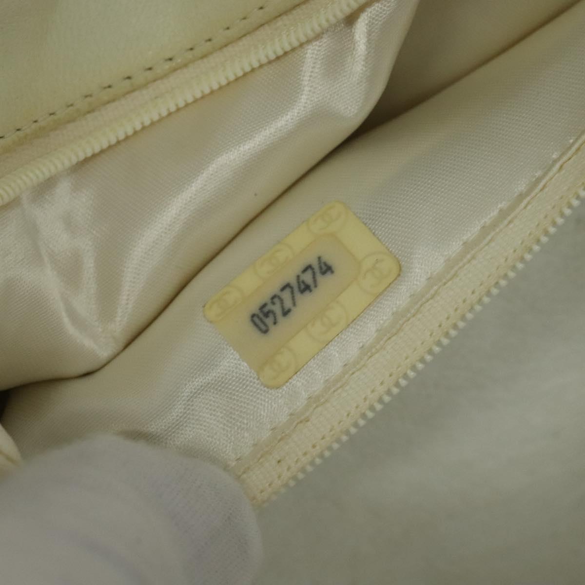 CHANEL Matelasse Chain Shoulder Bag Lamb Skin White CC Auth 119388