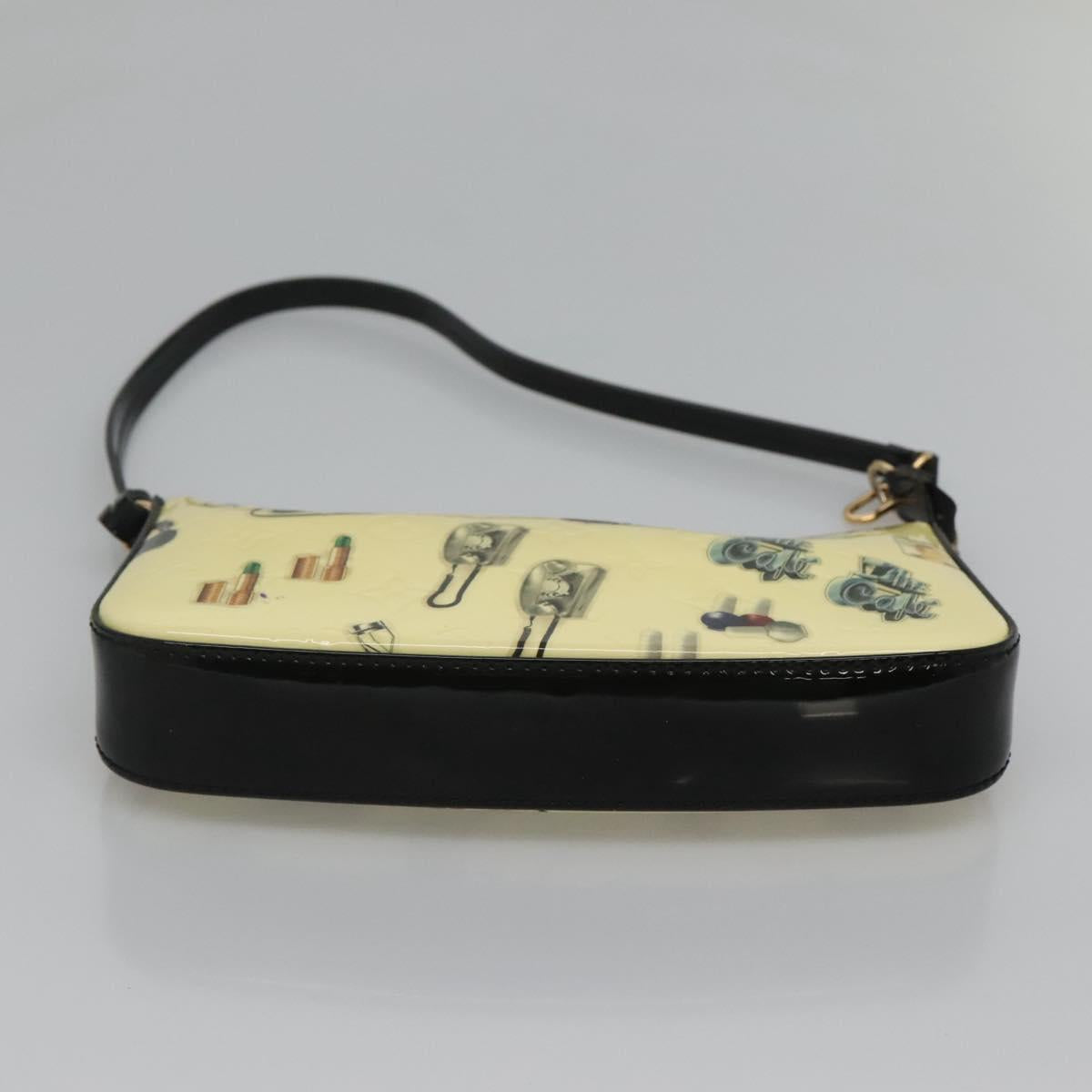 LOUIS VUITTON Vernis sticker Pochette Accessoires Pouch White M90928 Auth 120036