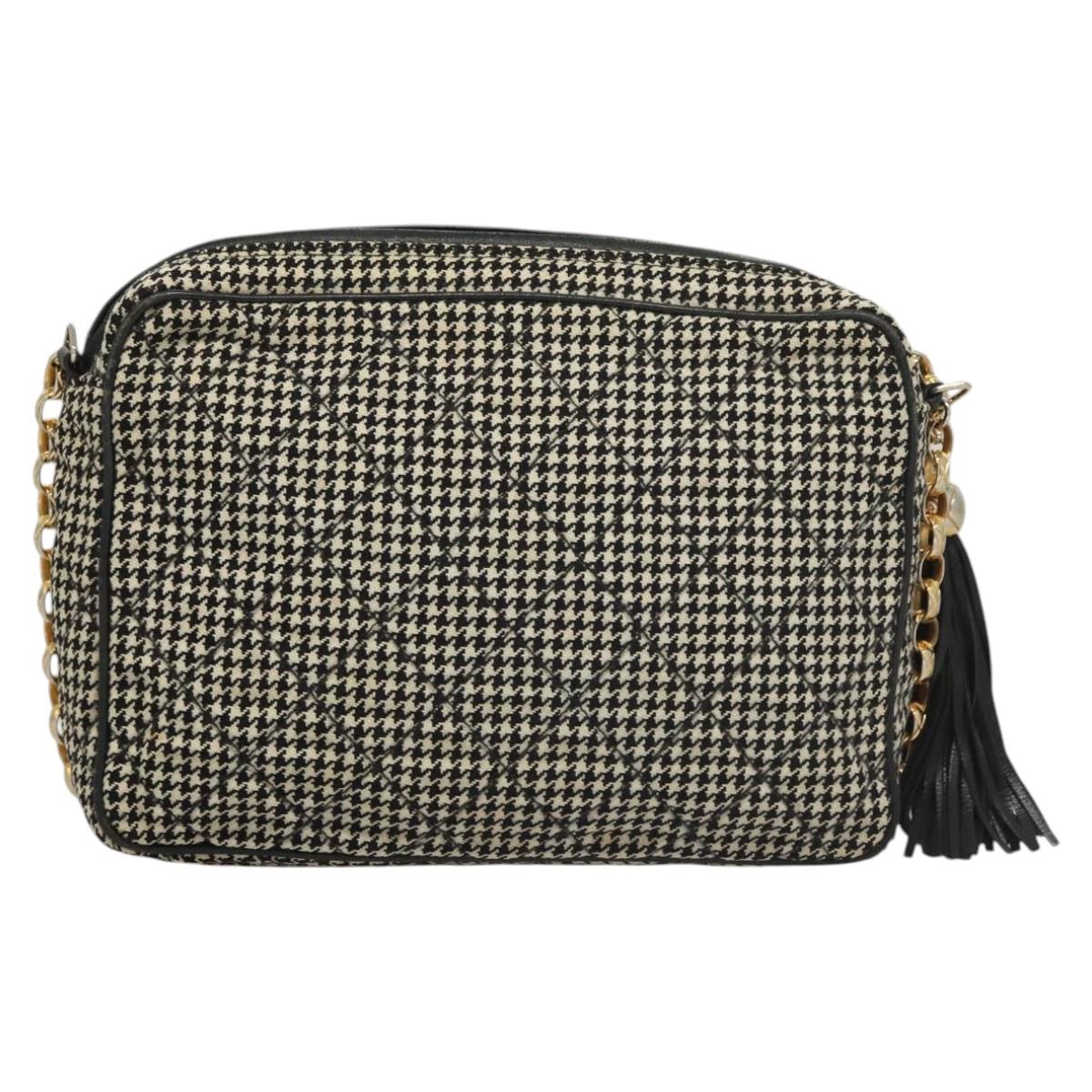 CHANEL Matelasse Chain Shoulder Bag Canvas White Black CC Auth 120186