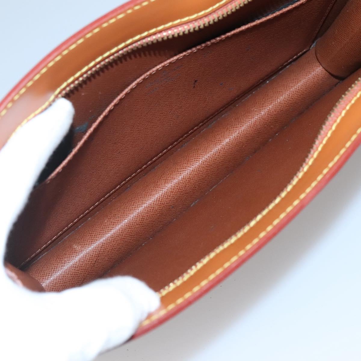 LOUIS VUITTON Epi Pochette Homme Clutch Bag Zipangu Gold M52528 LV Auth 121092