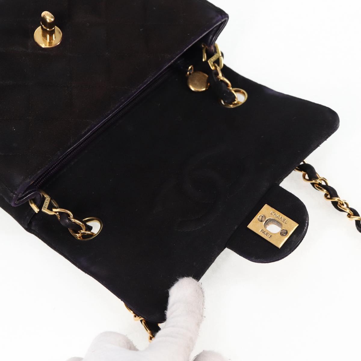CHANEL Mini Matelasse 17 Single Flap Chain Bag Suede Purple Gold CC Auth 122356