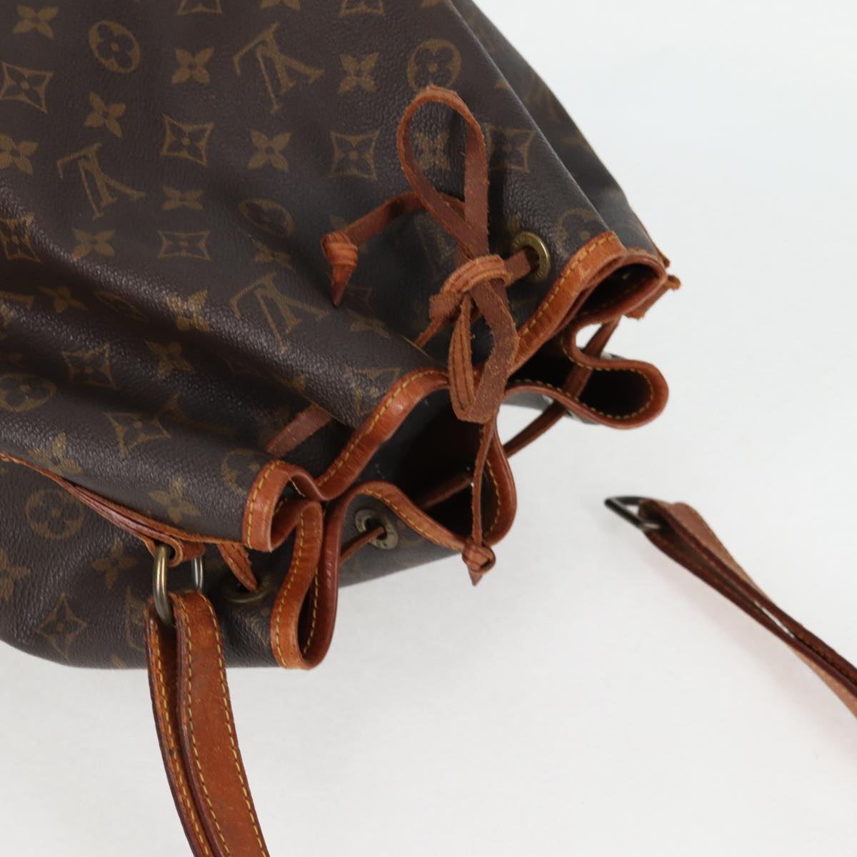 LOUIS VUITTON Monogram Noe Shoulder Bag M42224 LV Auth 122497