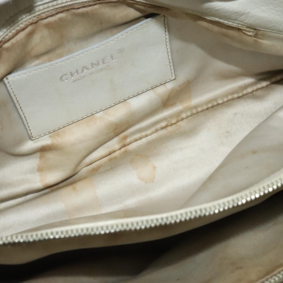 CHANEL Wild Stitch Shoulder Bag Leather Ivory Silver CC Auth 122688