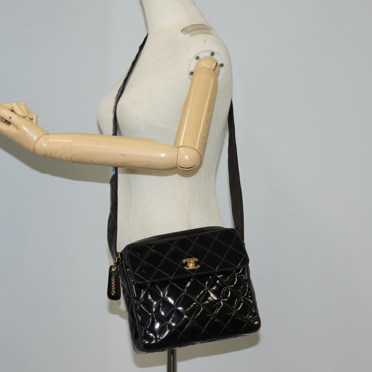 CHANEL Matelasse Chain Shoulder Bag Patent leather Black Gold CC Auth 123012