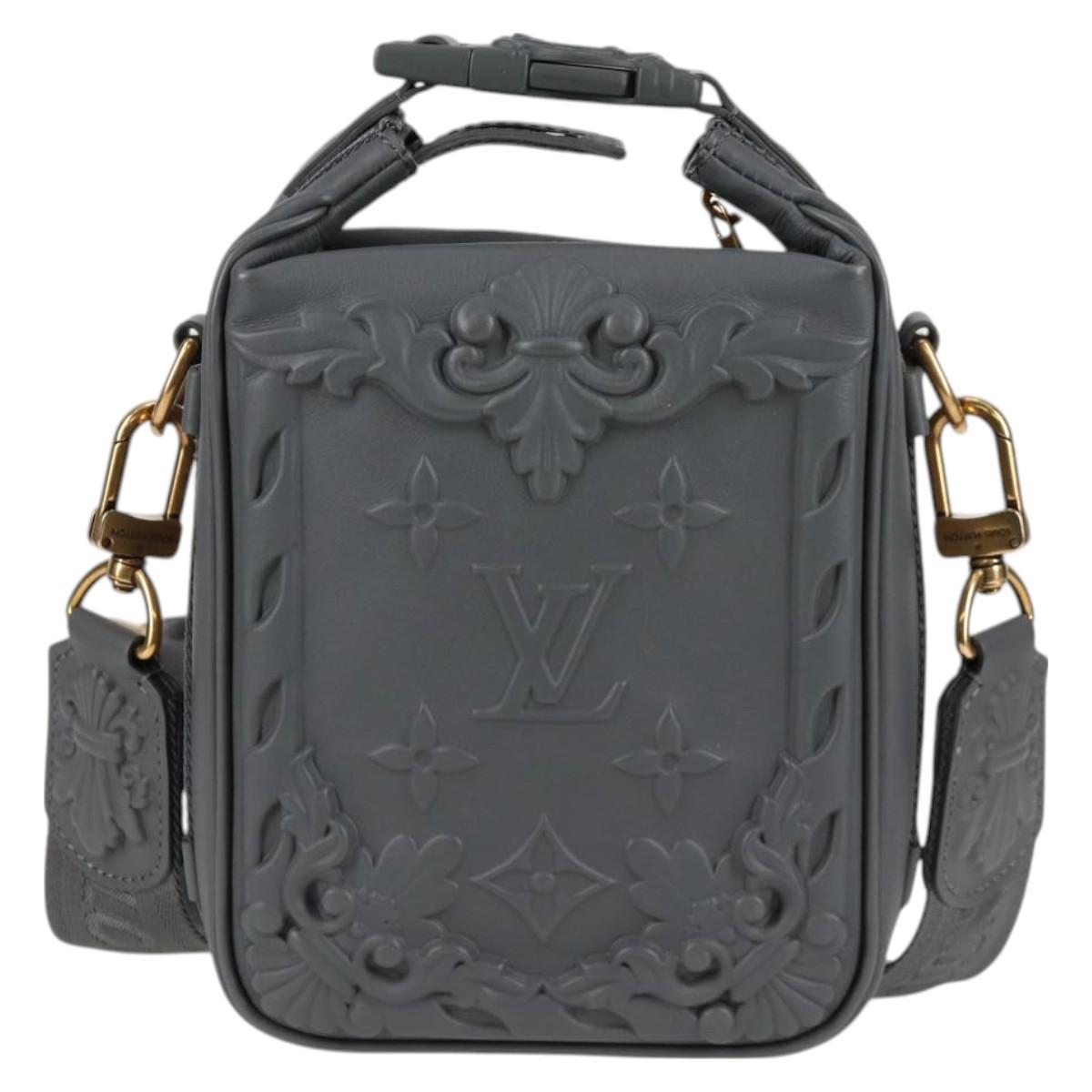 LOUIS VUITTON 2023 Men's Collection Cruiser Messenger Calf M21812 Auth 123080SM