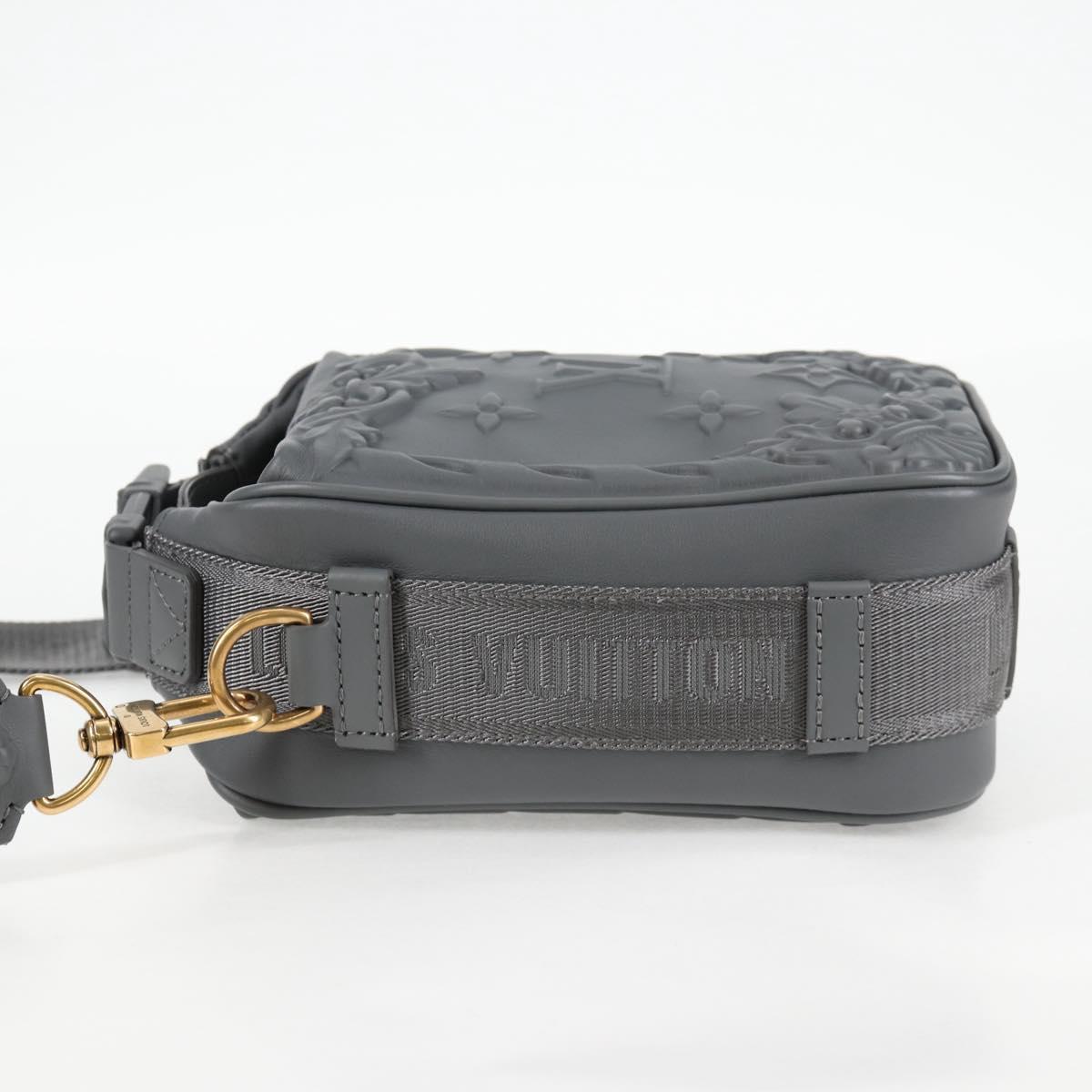 LOUIS VUITTON 2023 Men's Collection Cruiser Messenger Calf M21812 Auth 123080SM