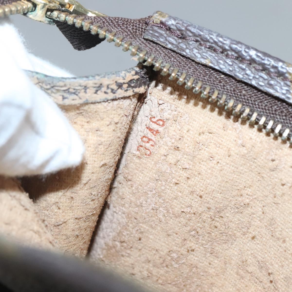 LOUIS VUITTON Monogram Poche Toilette 15 Pouch M47546 LV Auth 126311