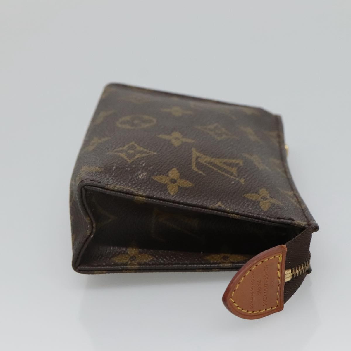 LOUIS VUITTON Monogram Poche Toilette 15 Pouch M47546 LV Auth 126311