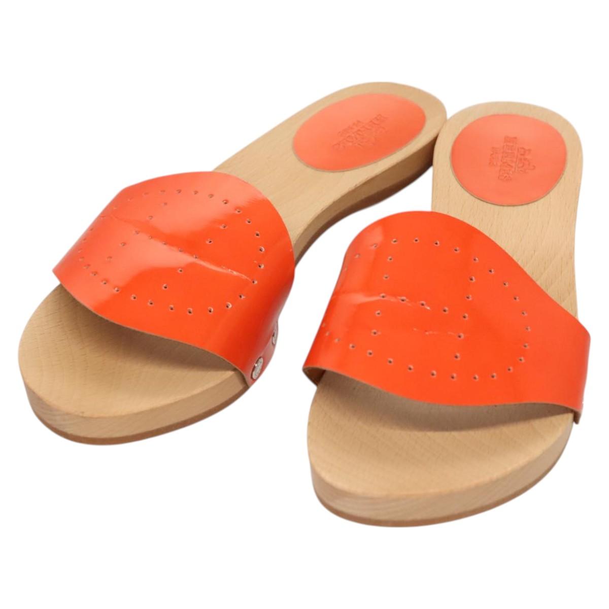 HERMES Sandals Patent leather Orange Auth 126351